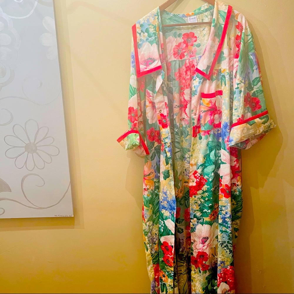 Vintage 2X can be used as a robe or as a duster.